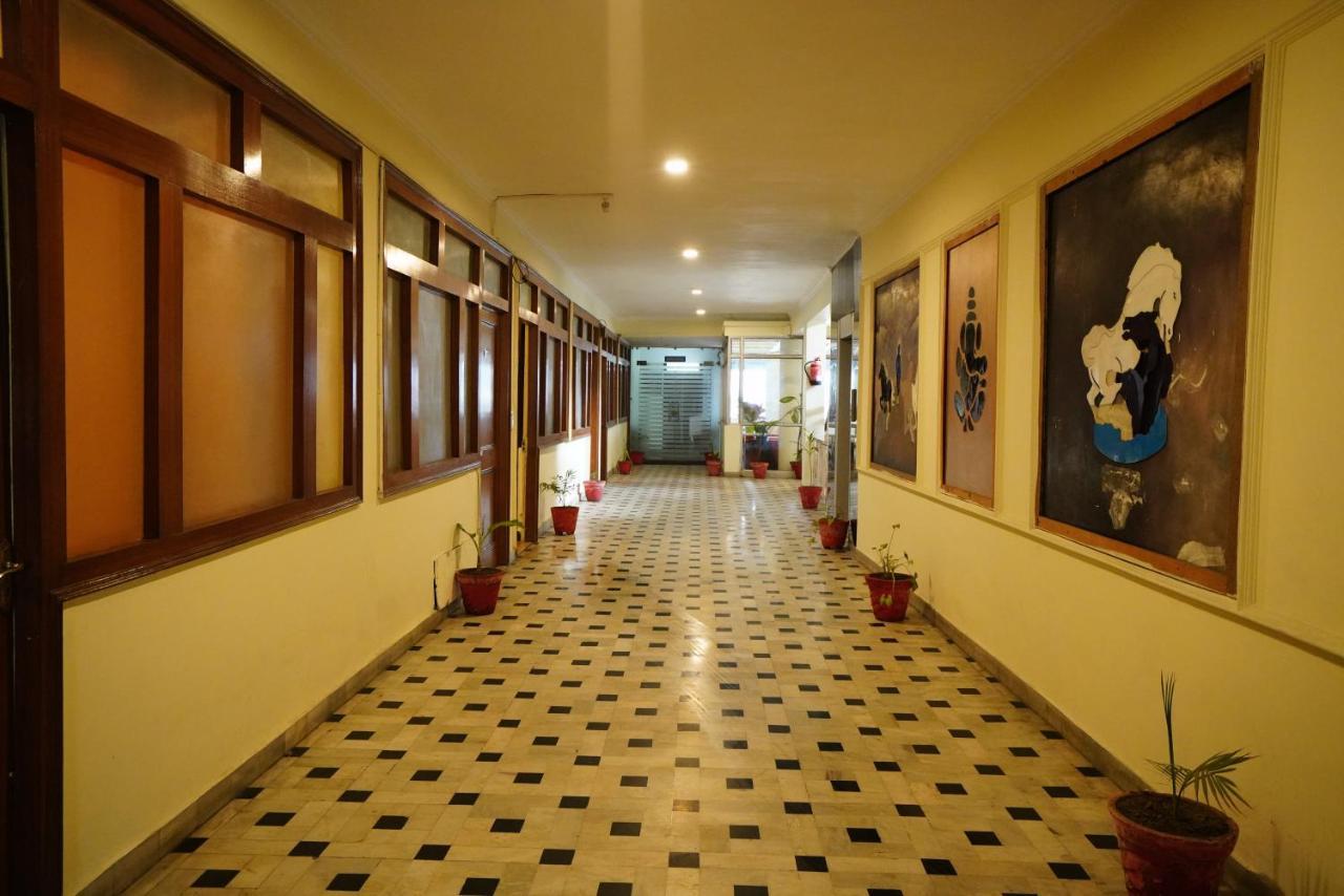 Hotel Gaurab Near Paltan Bazaar Dehradun Ngoại thất bức ảnh