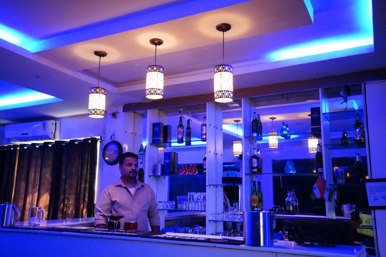 Hotel Gaurab Near Paltan Bazaar Dehradun Ngoại thất bức ảnh