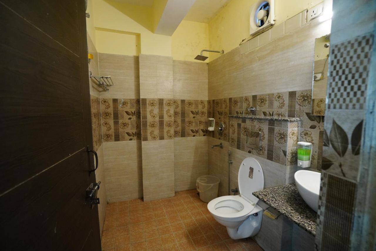 Hotel Gaurab Near Paltan Bazaar Dehradun Ngoại thất bức ảnh