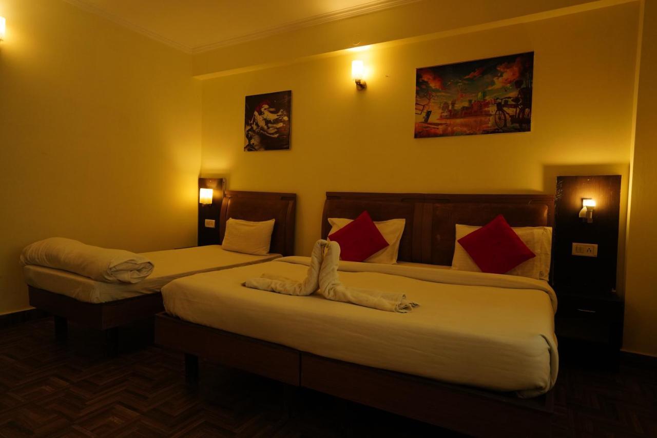 Hotel Gaurab Near Paltan Bazaar Dehradun Ngoại thất bức ảnh