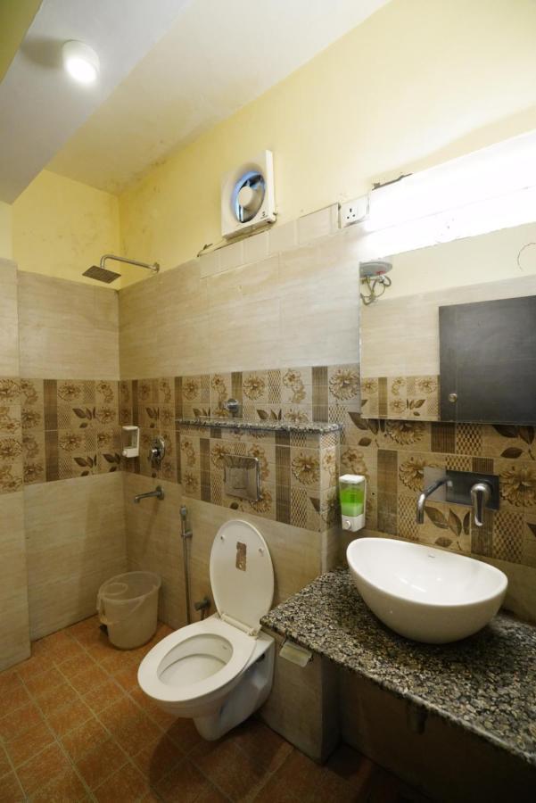 Hotel Gaurab Near Paltan Bazaar Dehradun Ngoại thất bức ảnh