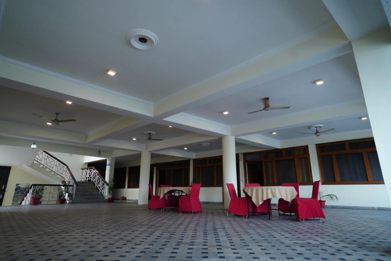 Hotel Gaurab Near Paltan Bazaar Dehradun Ngoại thất bức ảnh