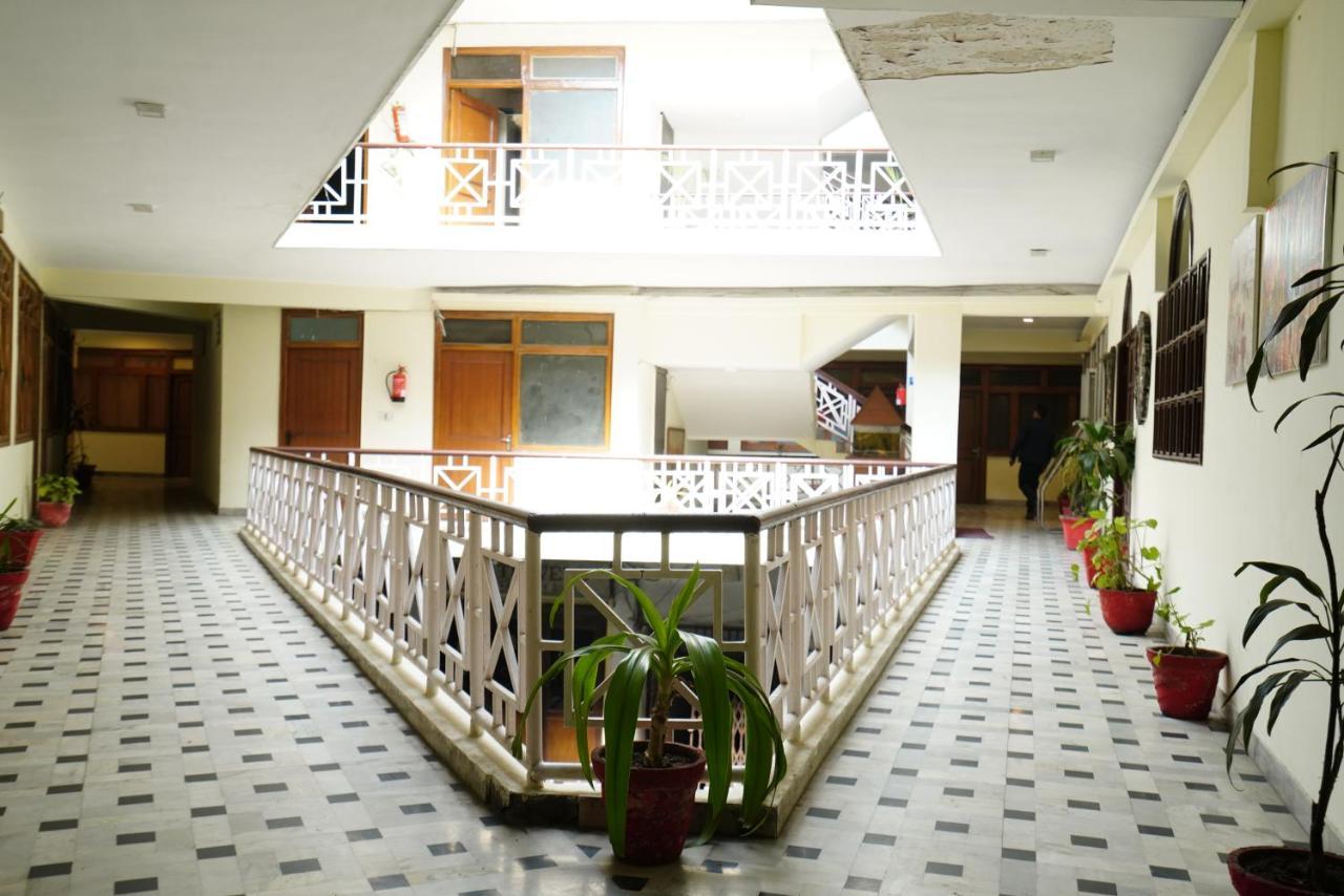 Hotel Gaurab Near Paltan Bazaar Dehradun Ngoại thất bức ảnh