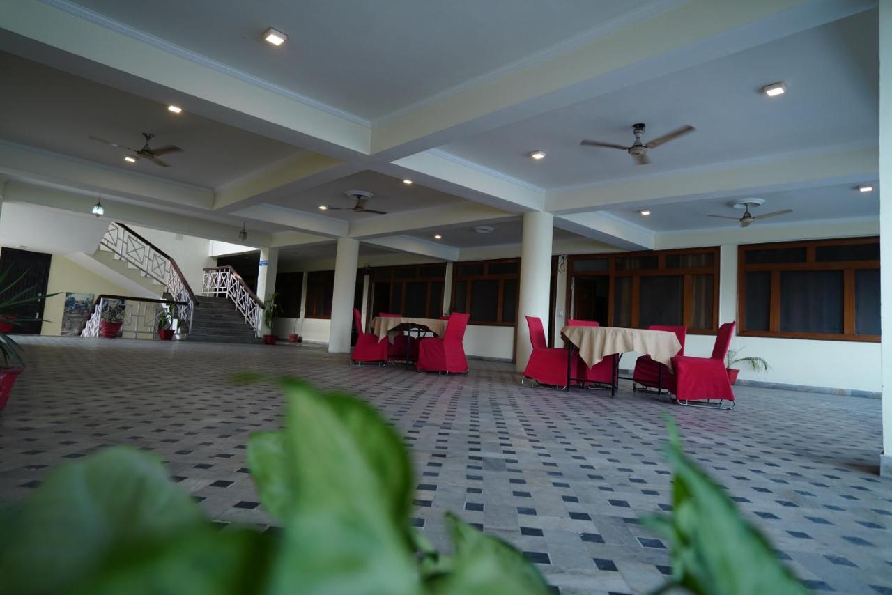 Hotel Gaurab Near Paltan Bazaar Dehradun Ngoại thất bức ảnh