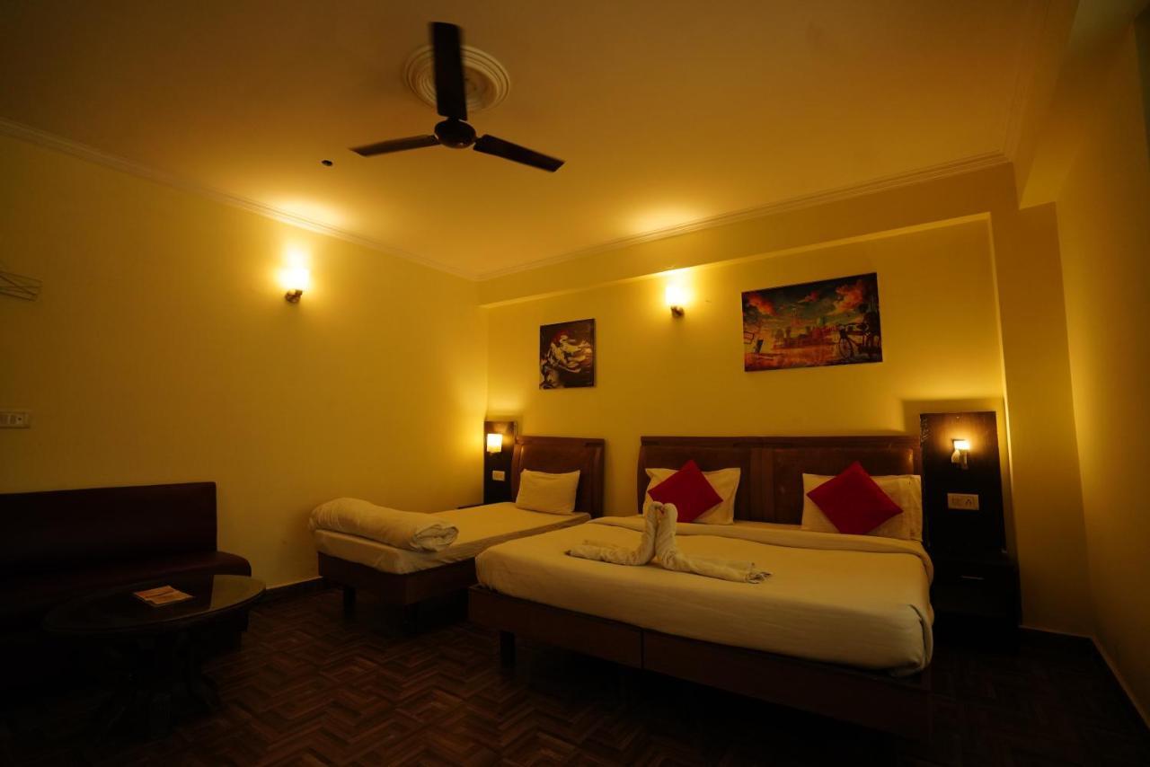 Hotel Gaurab Near Paltan Bazaar Dehradun Ngoại thất bức ảnh